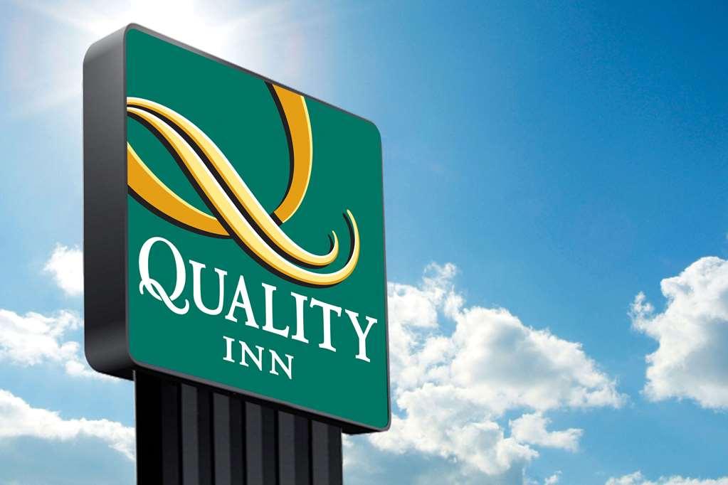 Quality Inn Bangor Airport Exterior foto